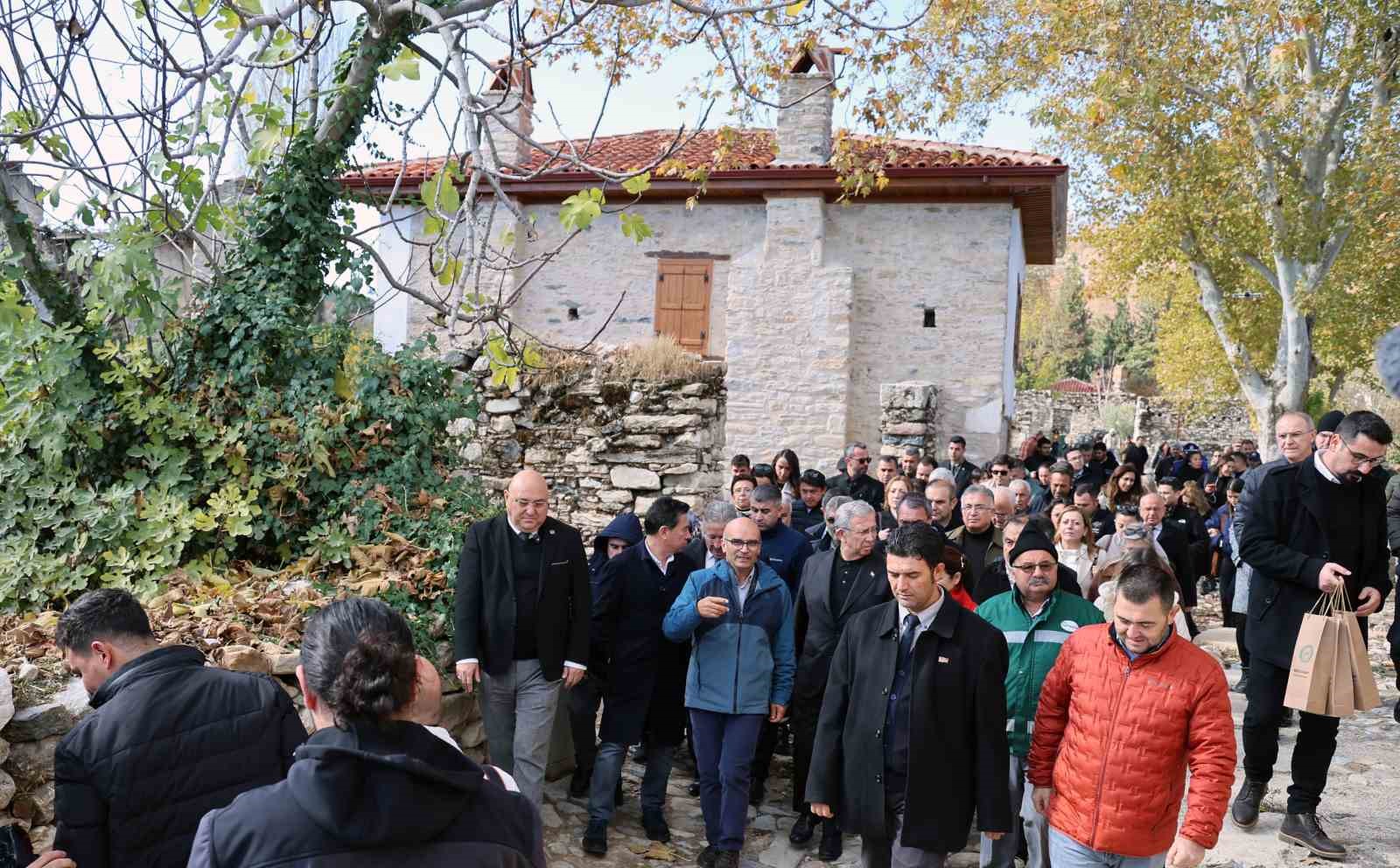 Tarihi Kentler Birliği üyeleri Stratonikeia’yı gezdi
