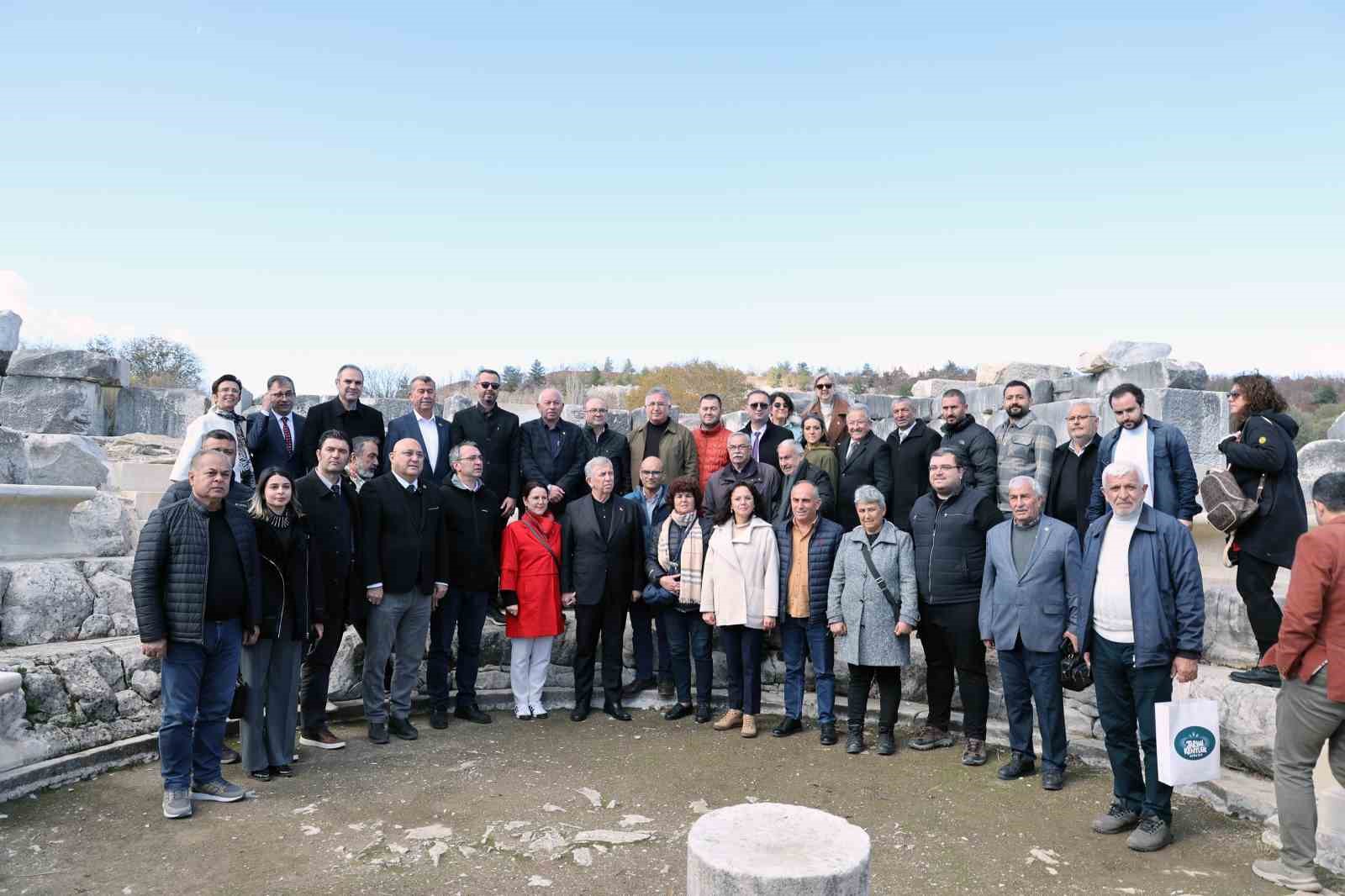 Tarihi Kentler Birliği üyeleri Stratonikeia’yı gezdi
