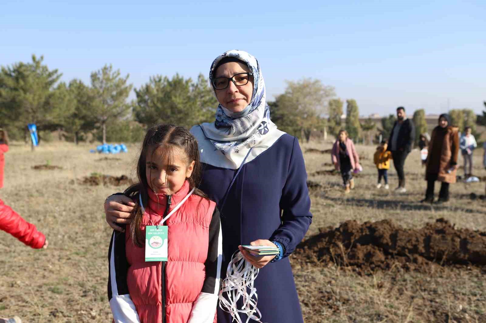 Ağrı’da velilerden öğretmenlere anlamlı Öğretmenler Günü hediyesi
