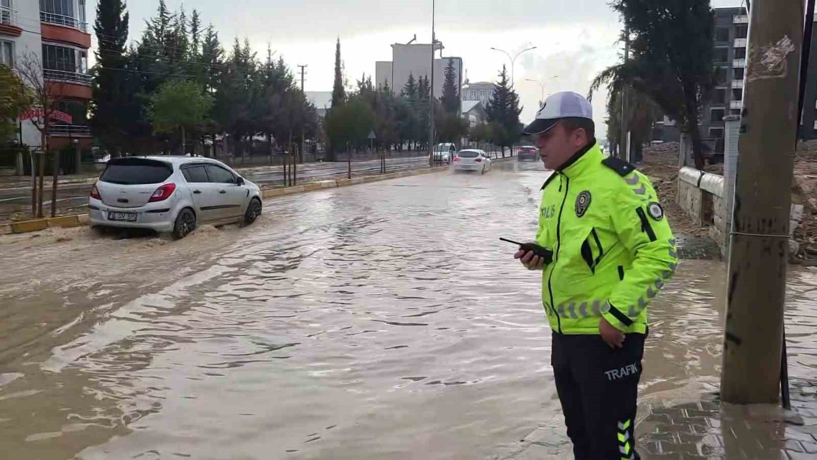 Adıyaman’da sağanak yağış etkili oldu
