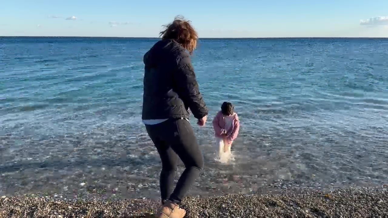 Bir yanda fırtına ve hortum, diğer yanda deniz keyfi
