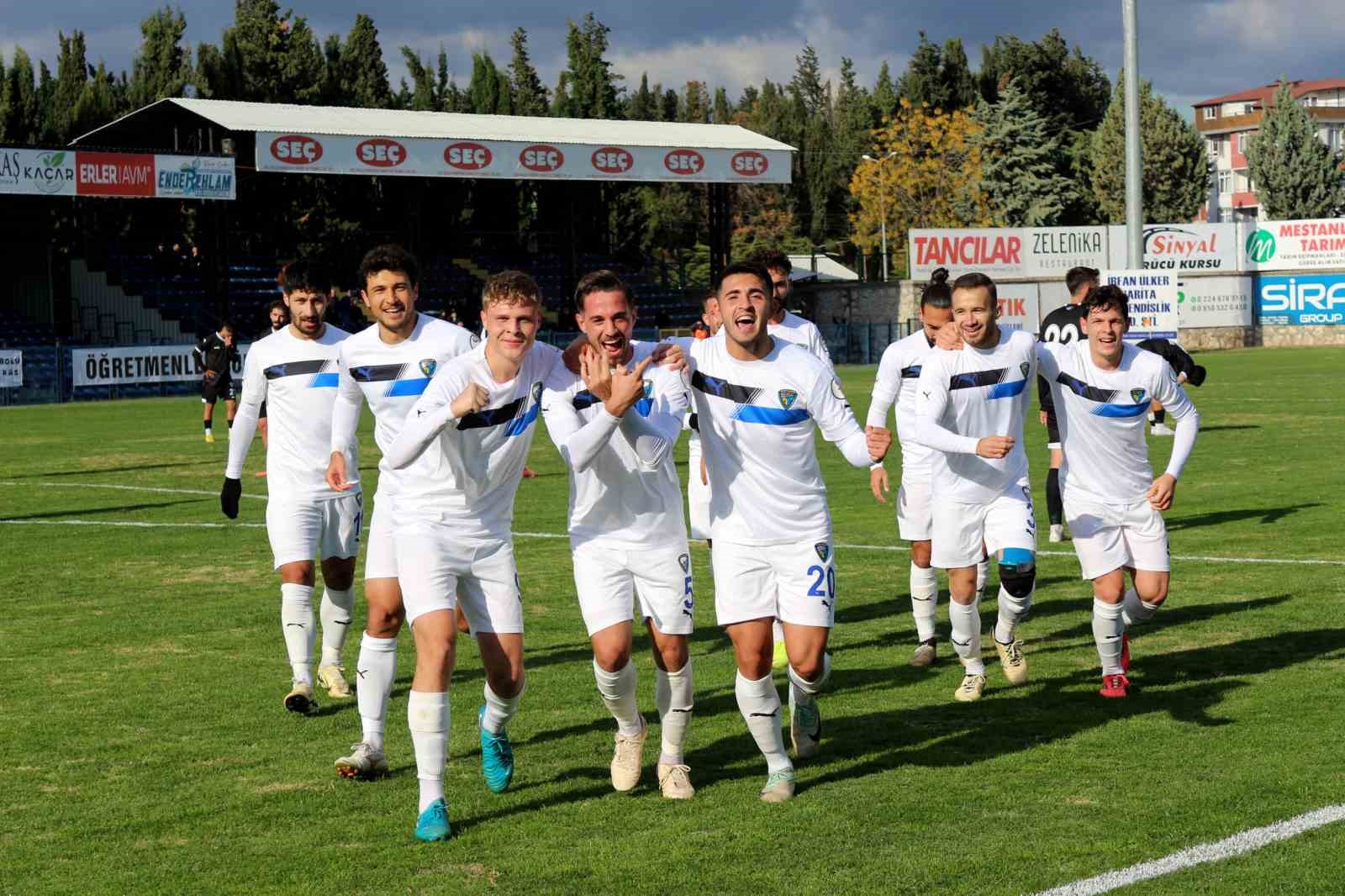 TFF 2. Lig: Karacabey Belediyespor: 3 - Nazillispor: 0
