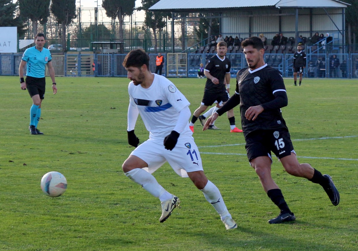 TFF 2. Lig: Karacabey Belediyespor: 3 - Nazillispor: 0
