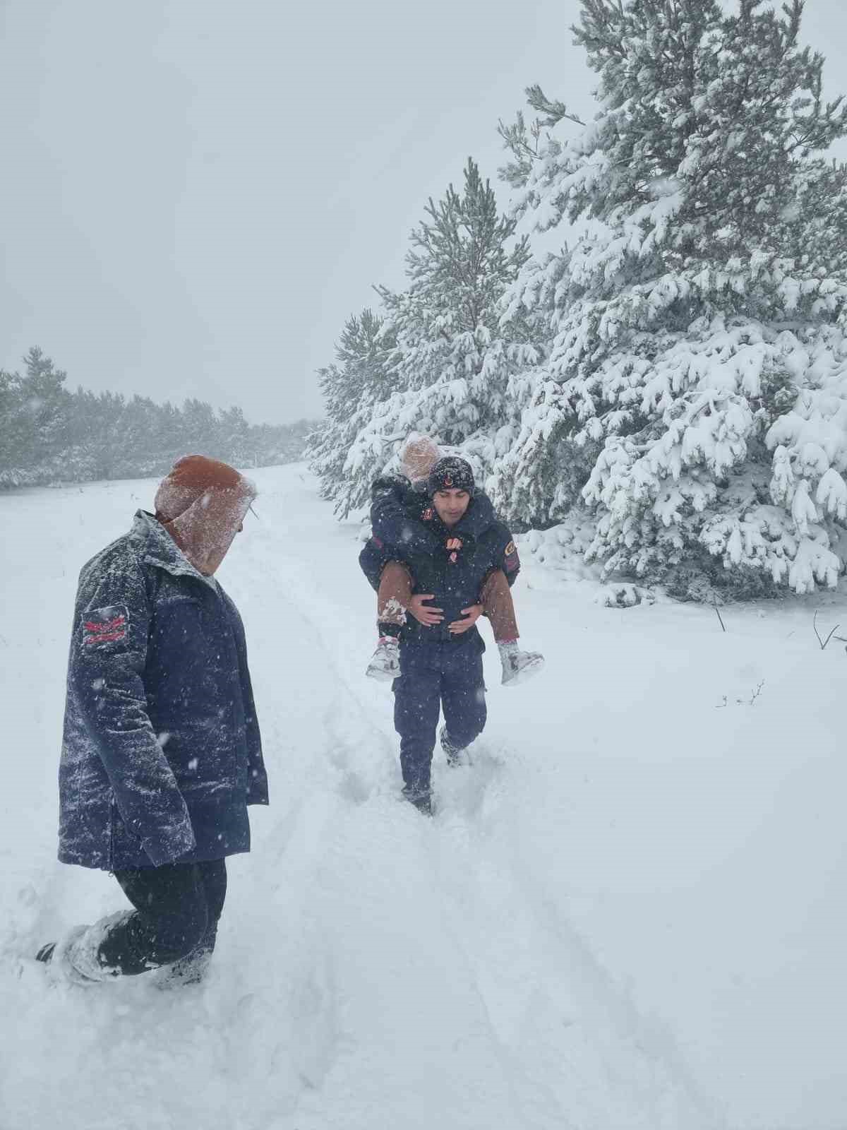 Yozgat’ta pikniğe giden 3 kişi mahsur kaldı
