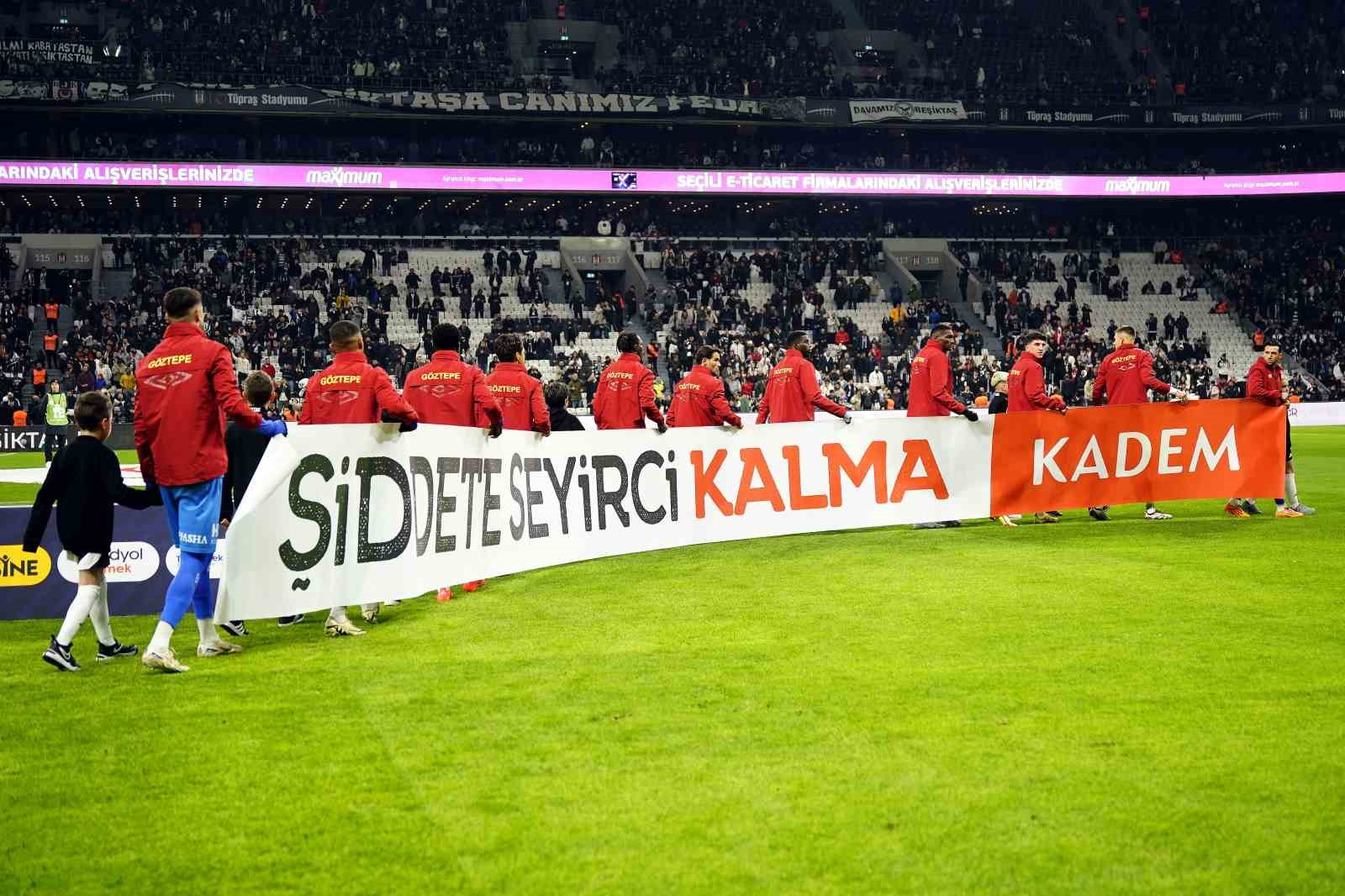 Trendyol Süper Lig: Beşiktaş: 2 - Göztepe: 1 (Maç devam ediyor)
