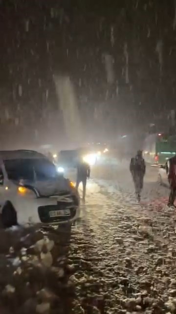 Kar, kazayı beraberinde getirdi:  Elazığ- Malatya karayolu trafiğe kapandı
