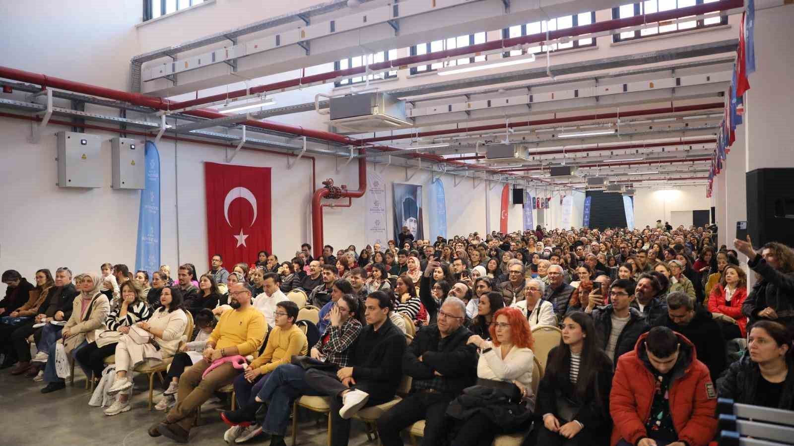 Aydın Kitap Fuarı’na katılan vatandaşlar Başkan Çerçioğlu’na teşekkür etti
