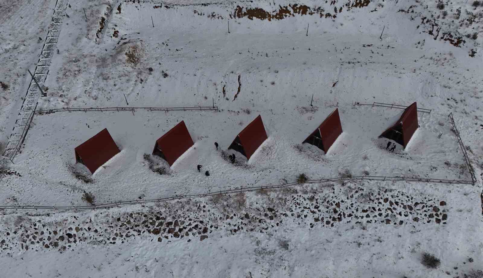 Bin 744 rakımlı Dinek Dağı’nda kışın ilk manzarası havadan görüntülendi
