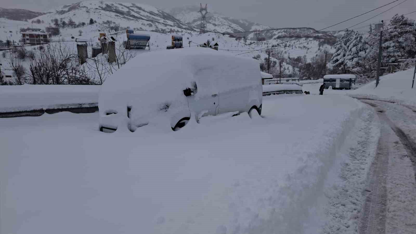 Tunceli’de kar esareti: 189 köy yolu ulaşıma kapandı
