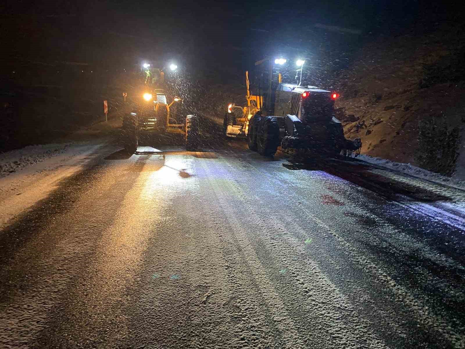 Dulkadiroğlu Belediyesi karla mücadelede seferberliği
