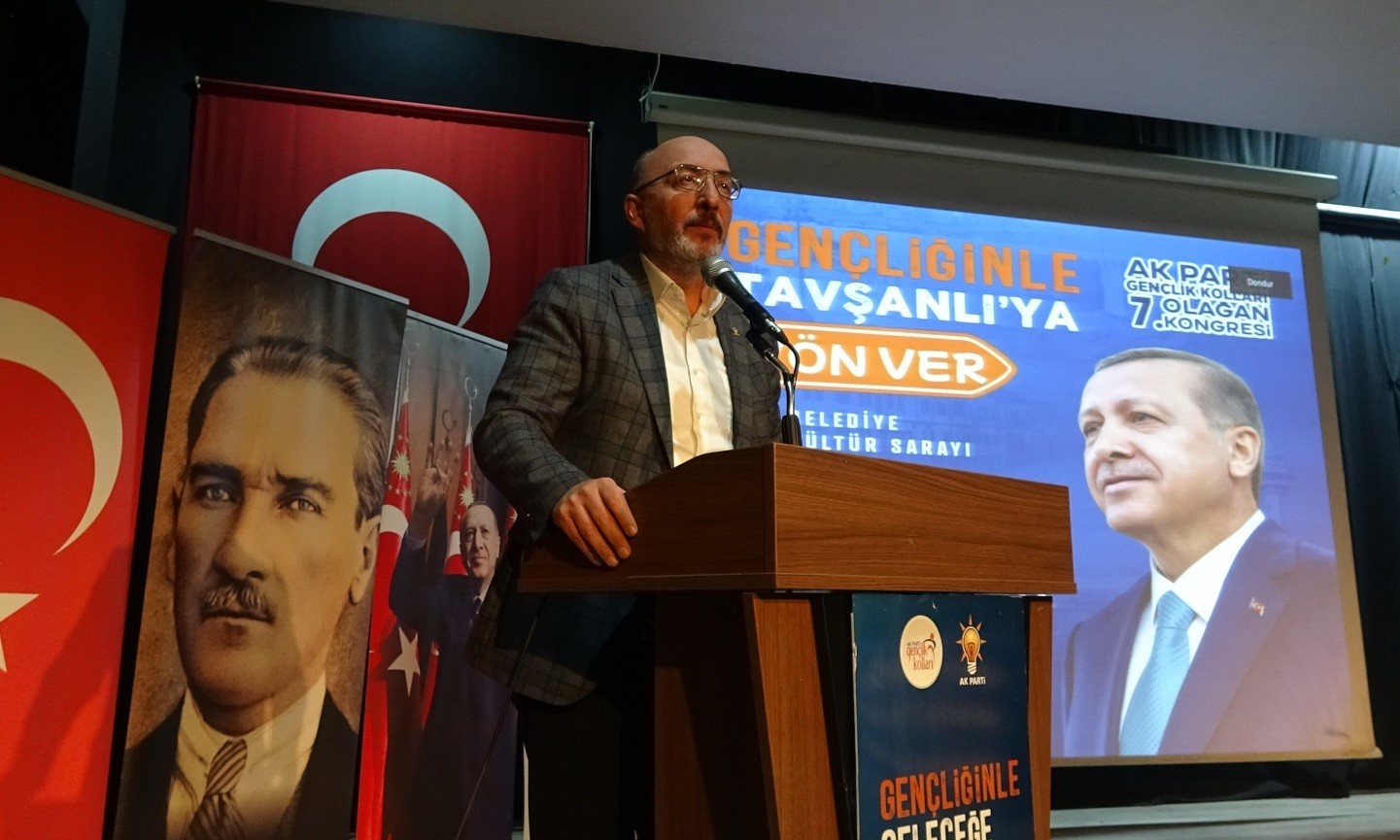 AK Parti Tavşanlı İlçe Gençlik Kolları Başkanlığı’nda kongre heyecanı
