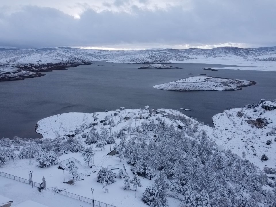 Yozgat’ta kar güzelliği drone ile görüntülendi
