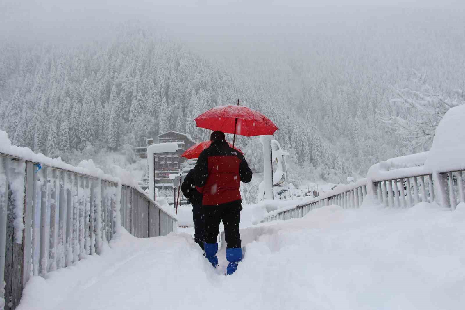 Uzungöl beyaz gelinliğini giydi
