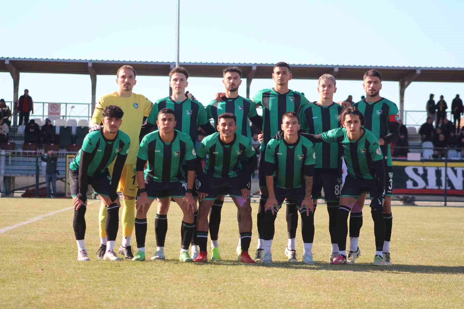 Denizlispor galibiyet hasretine deplasmanda son verdi
