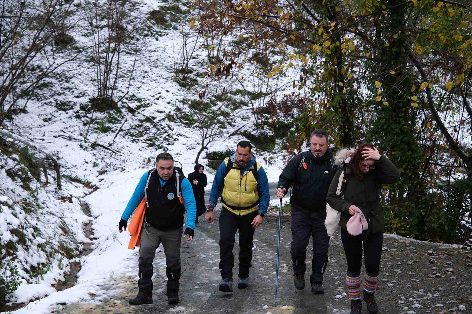 Doğa tutkunlarına kar sürprizi
