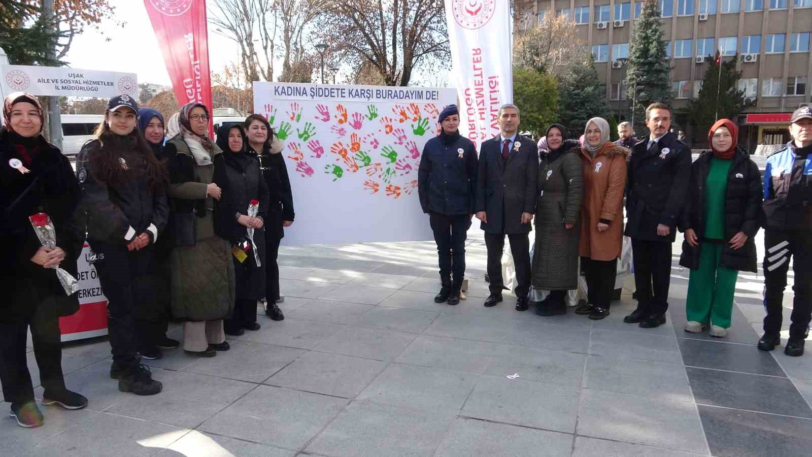 Uşak’ta kadına yönelik şiddete karşı farkındalık etkinliği düzenlendi
