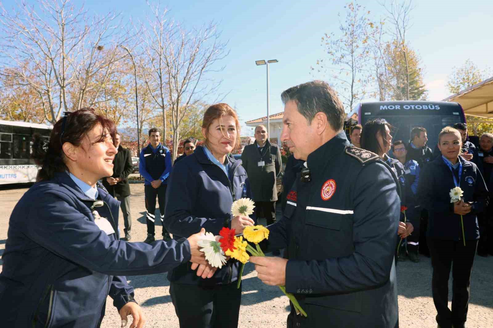 Başkan Aras kadın çalışanları ile bir araya geldi
