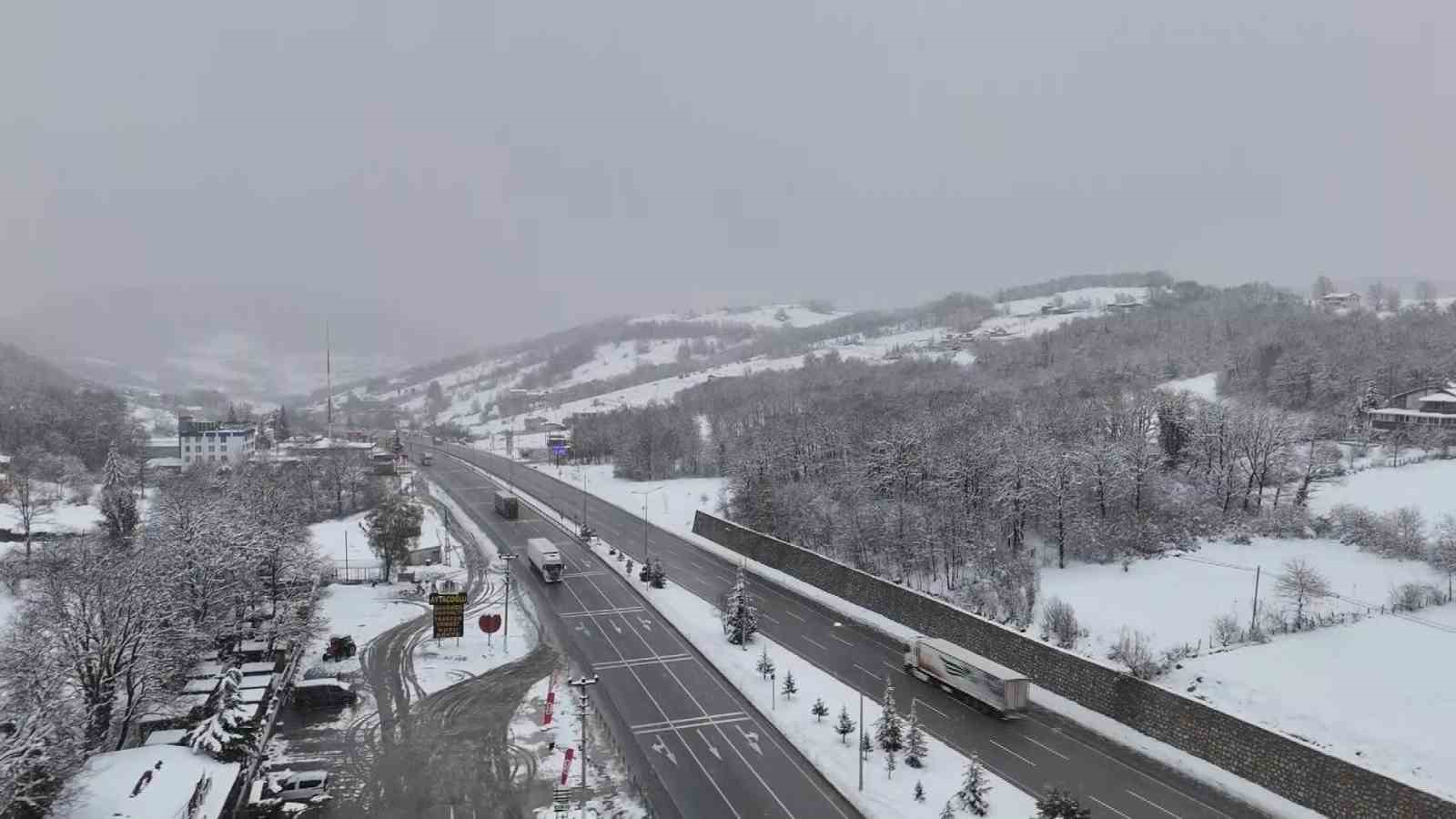 Samsun’un yüksek kesimleri beyaza büründü
