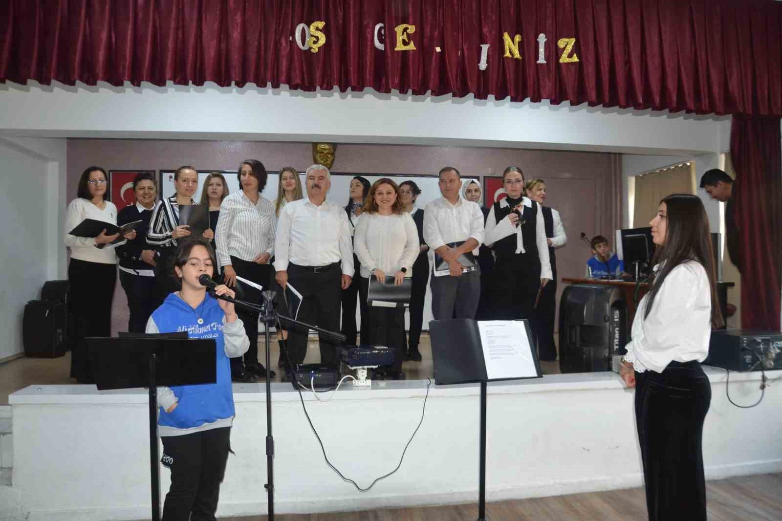 AHP ortaokulunun öğretmenler korosundan muhteşem konser
