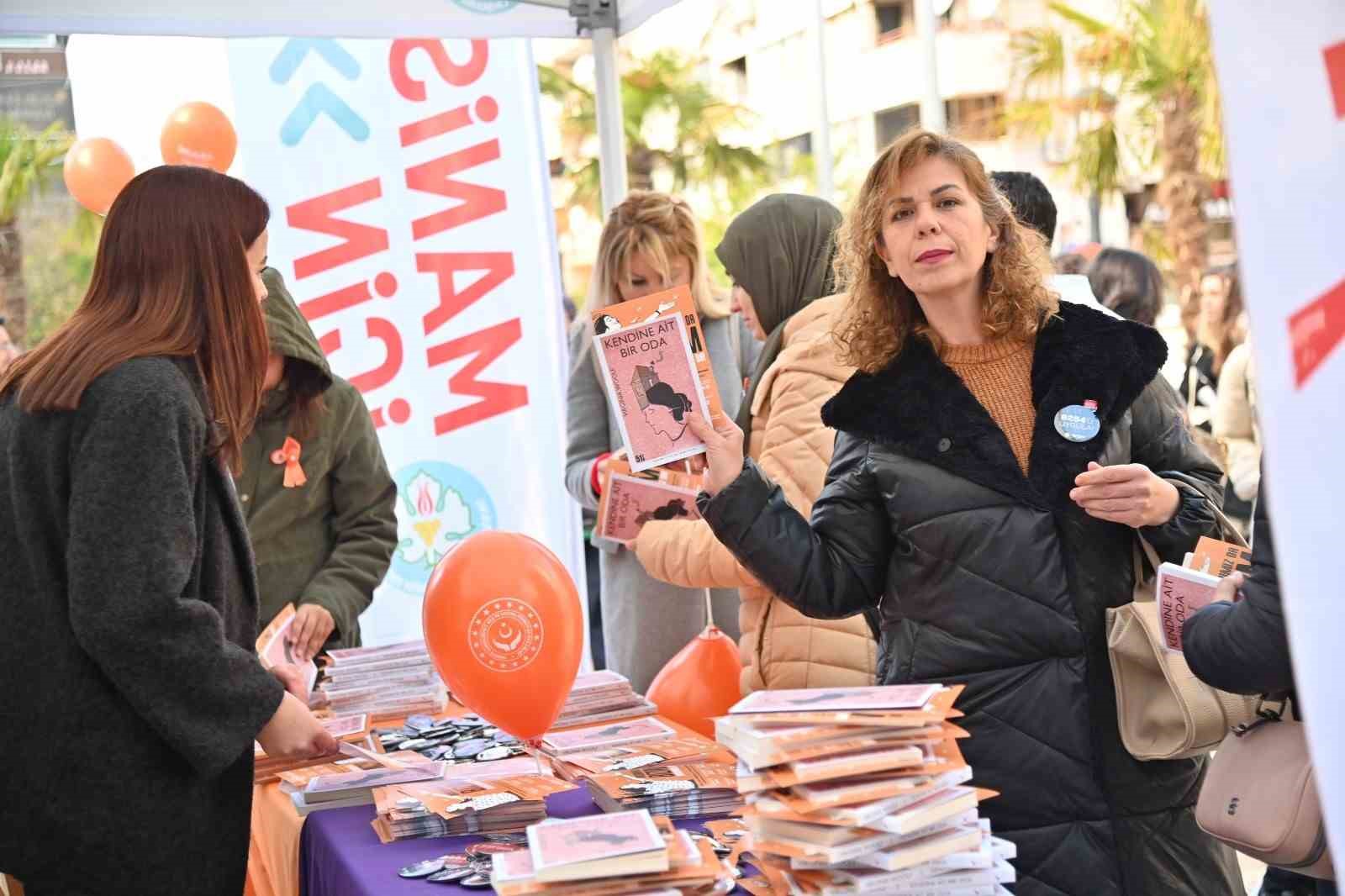 Manisa’da kadına yönelik şiddete birlikte ’Dur’ dediler
