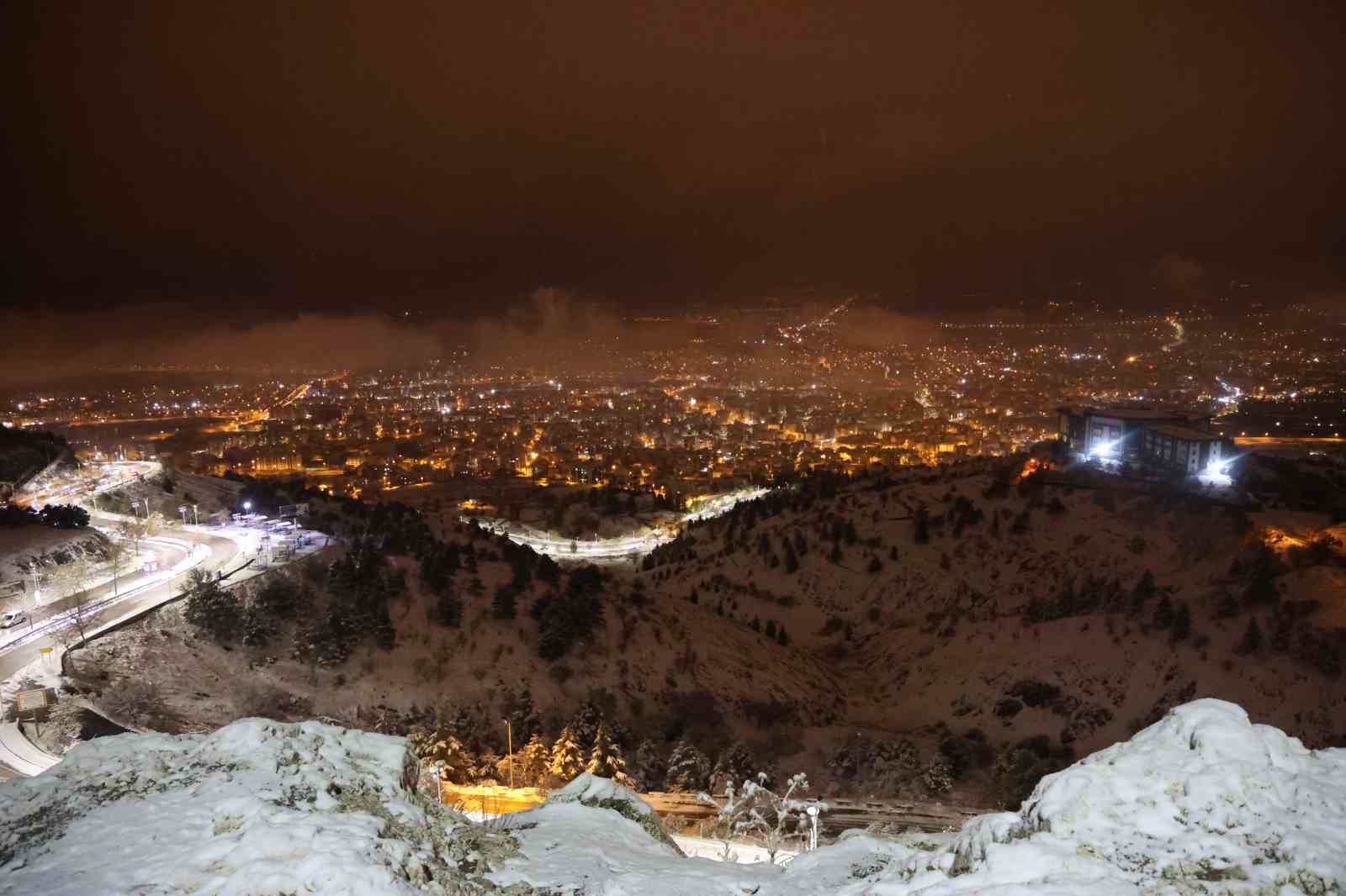 Harput’ta kar ve sis kartpostallık görüntüler oluşturdu
