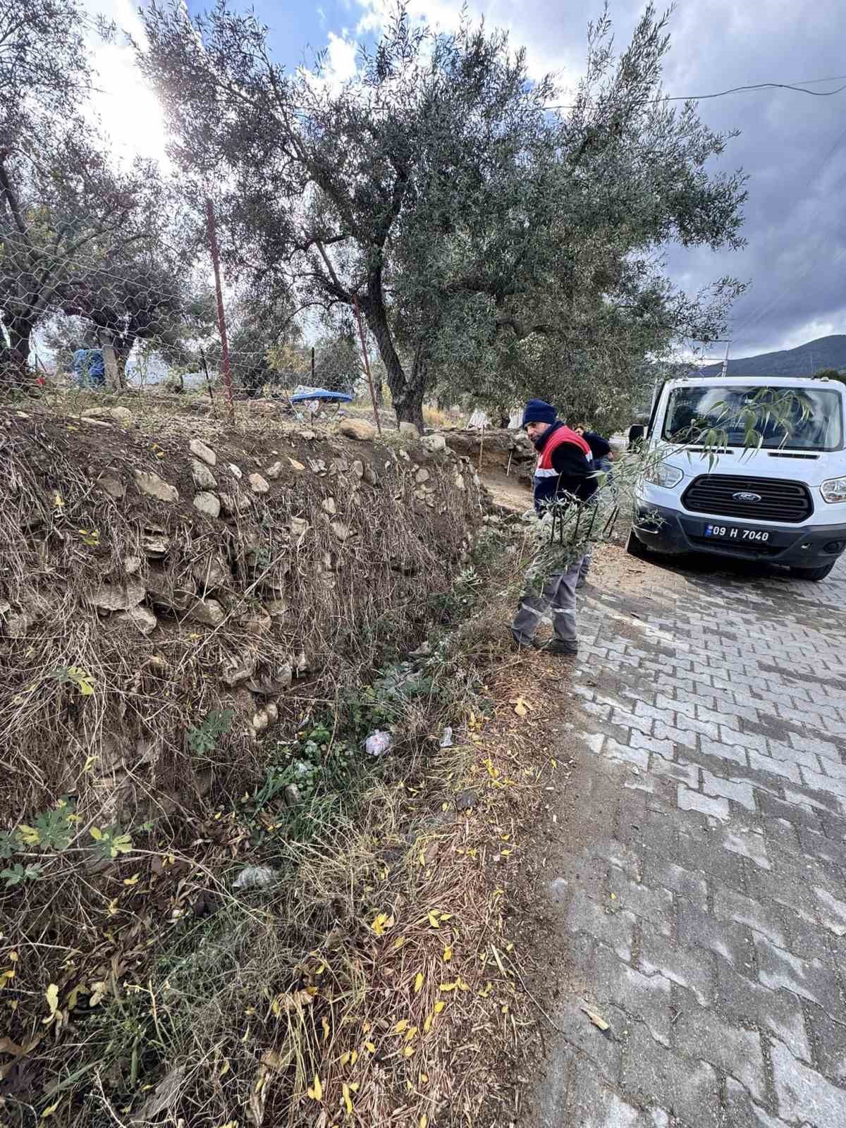 Karacasu’da mahalleler temizleniyor
