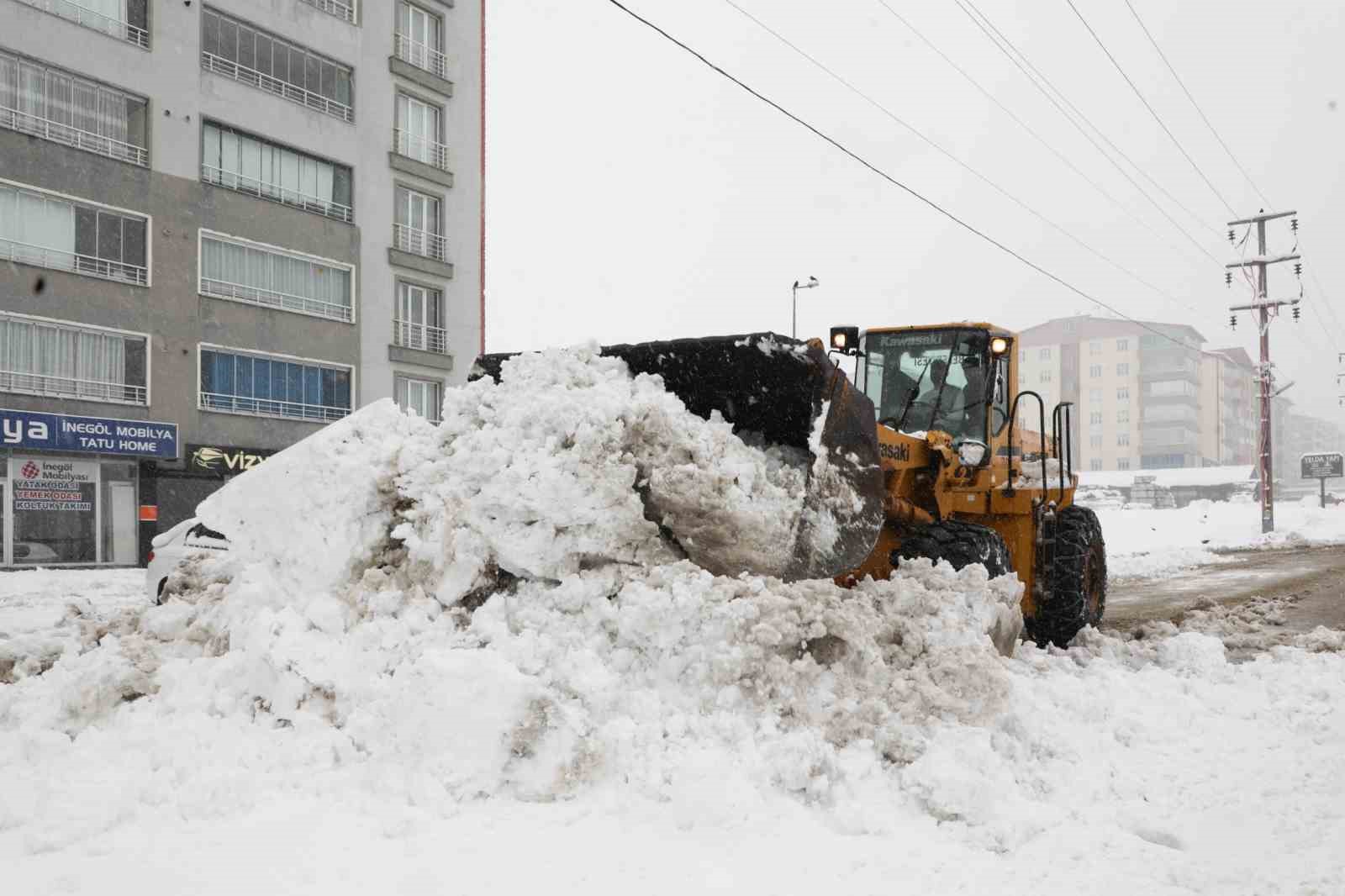 Bitlis’te 78 köy yolu ulaşıma açıldı
