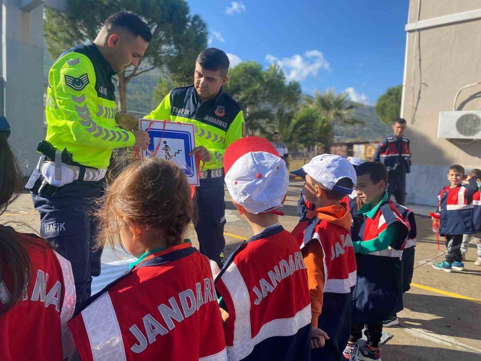 Jandarmadan Çine’de trafik eğitimi
