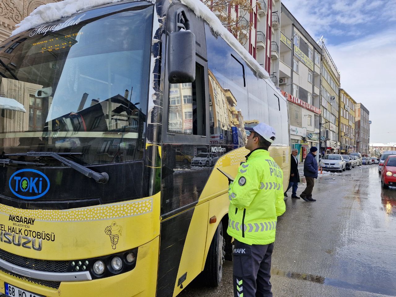 Aksaray’da toplu taşıma araçları denetleniyor
