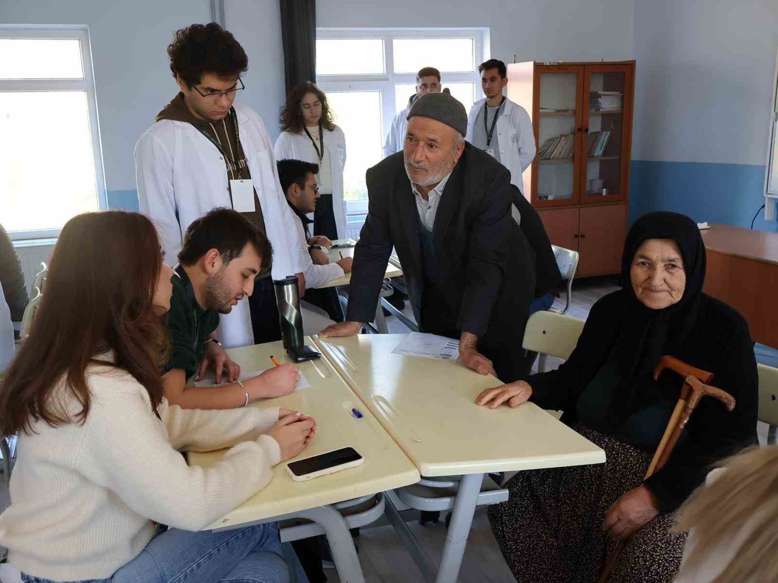 Çadır projesi, köylerde sağlık dağıtmaya devam ediyor
