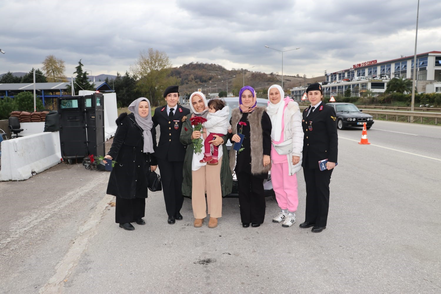 Yalova’da kadına yönelik şiddete karşı farkındalık etkinliği
