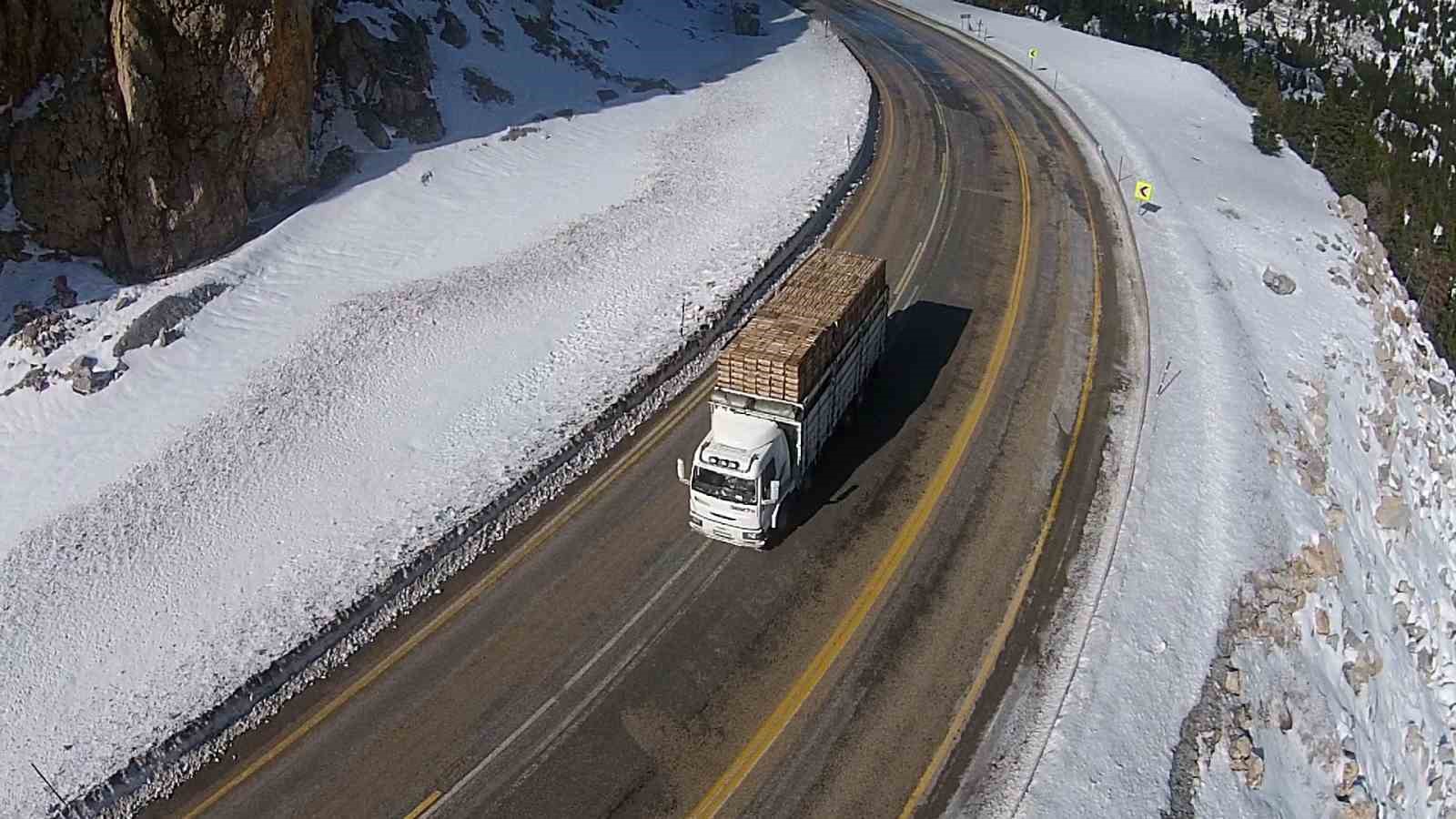 Antalya-Konya karayolu tüm araç trafiğine açıldı
