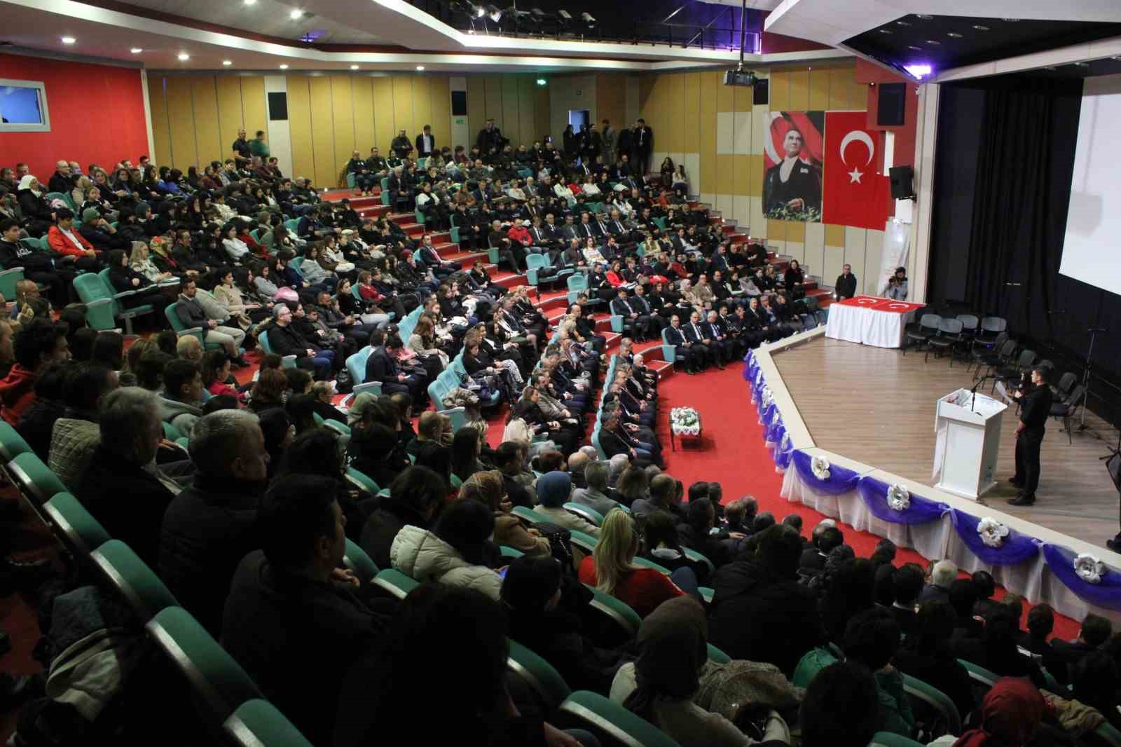 Aydın’da göreve yeni başlayan 14 öğretmen yemin etti
