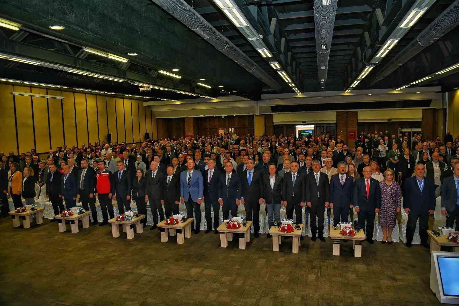 Balıkesir’e Uluslararası kongrede arıcılık ödülü
