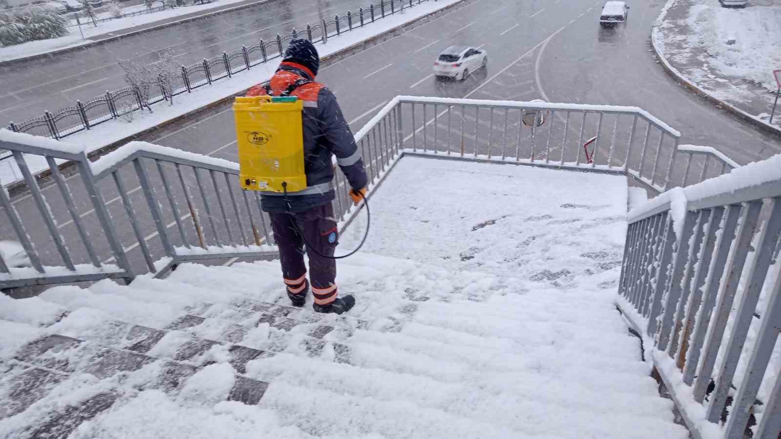 Çorum Belediyesi’nin ‘kar mesaisi’ takdir topladı
