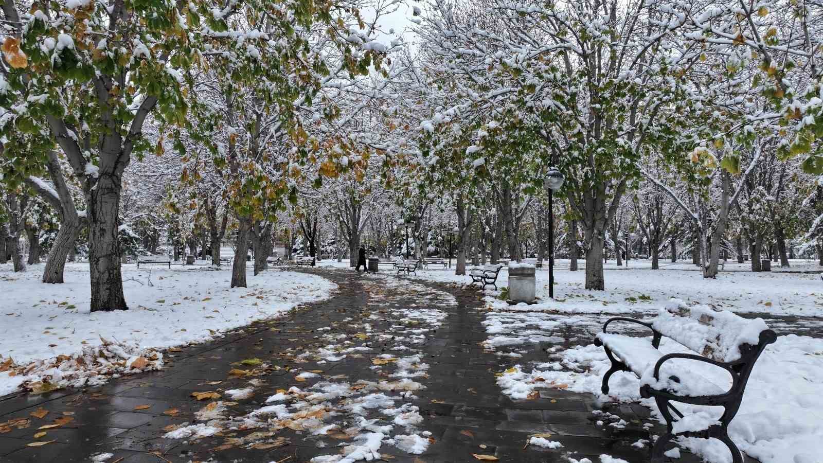 Kayseri beyaza büründü, kartpostallık görüntüler ortaya çıktı
