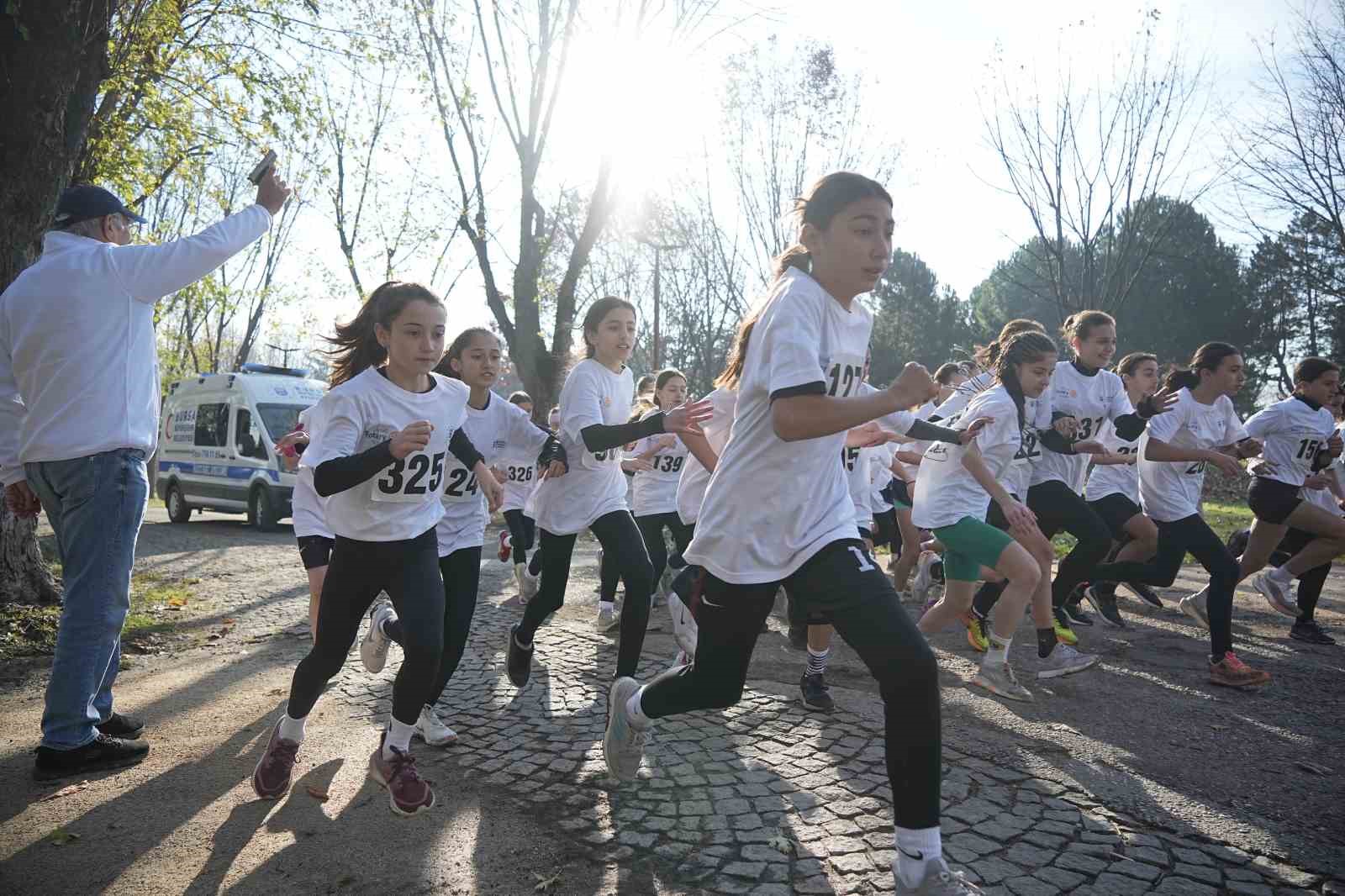 Öğrenciler birinci olmak için ter döktü
