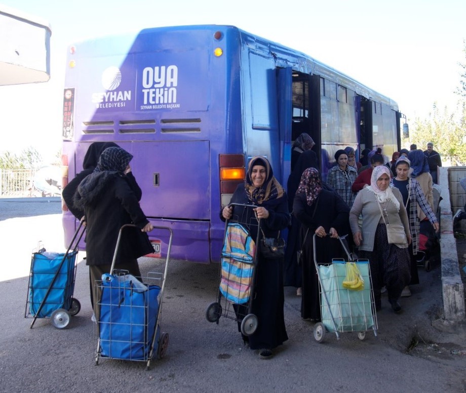 Seyhan’da semt pazarlarına ücretsiz servis hizmeti
