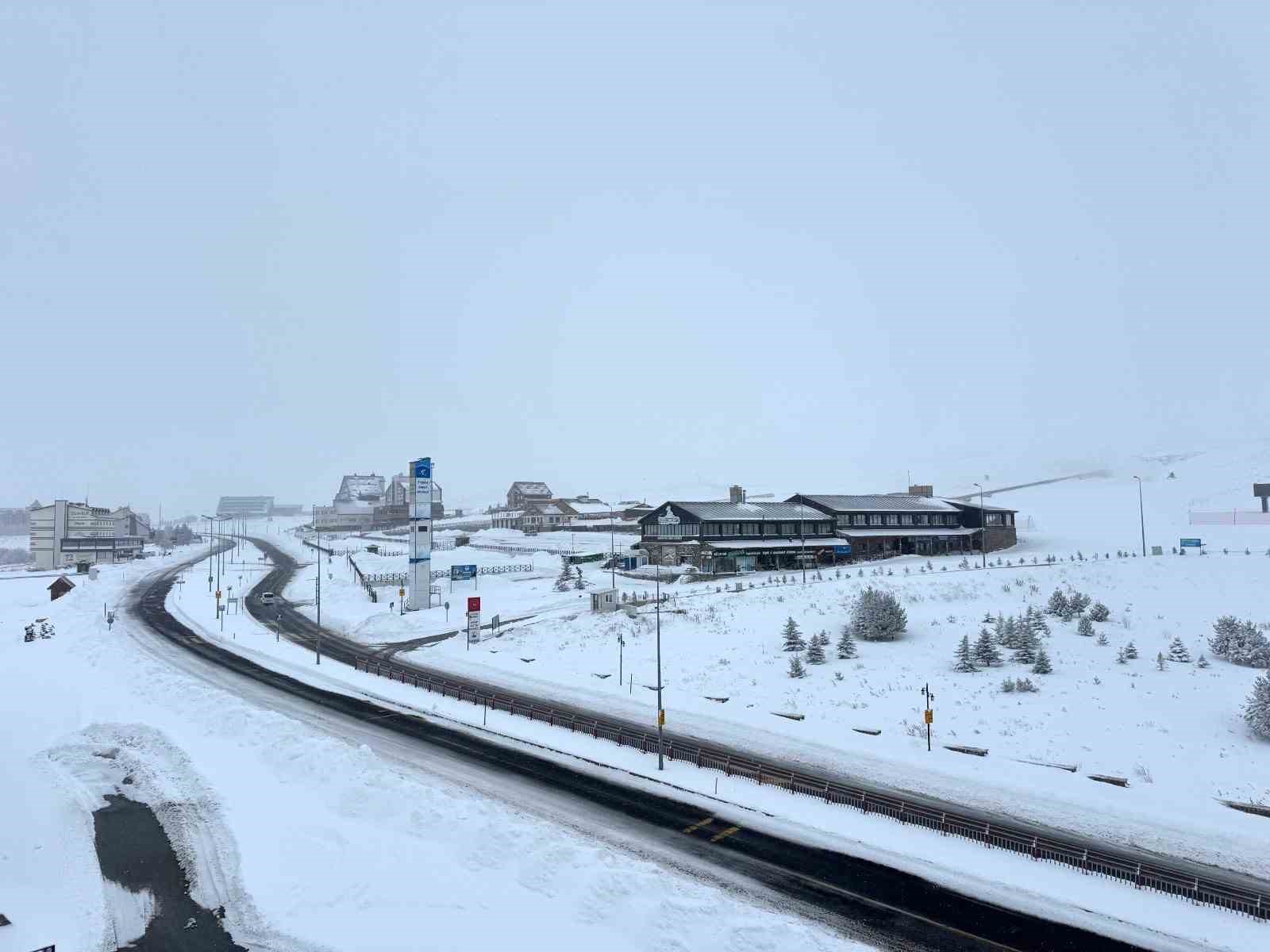 Erciyes’te kar kalınlığı 50 santimi buldu, hazırlıklar hızlandı
