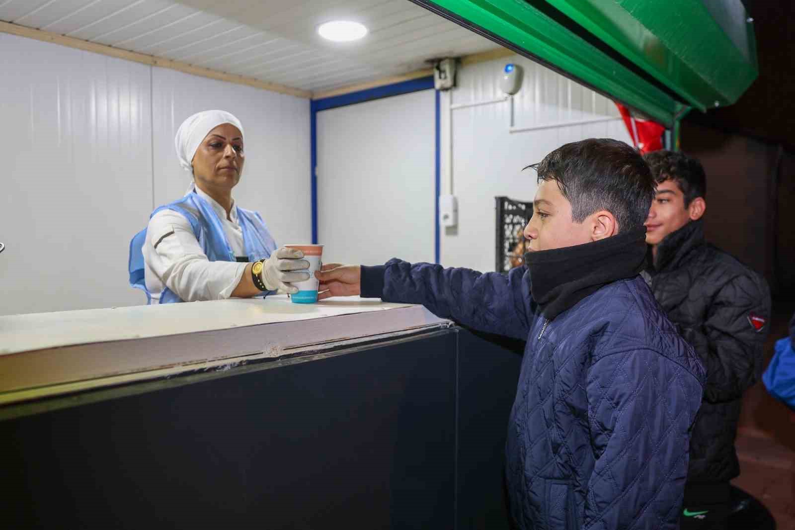 Gaziantepliler sabahları çorba ile ısınıyor
