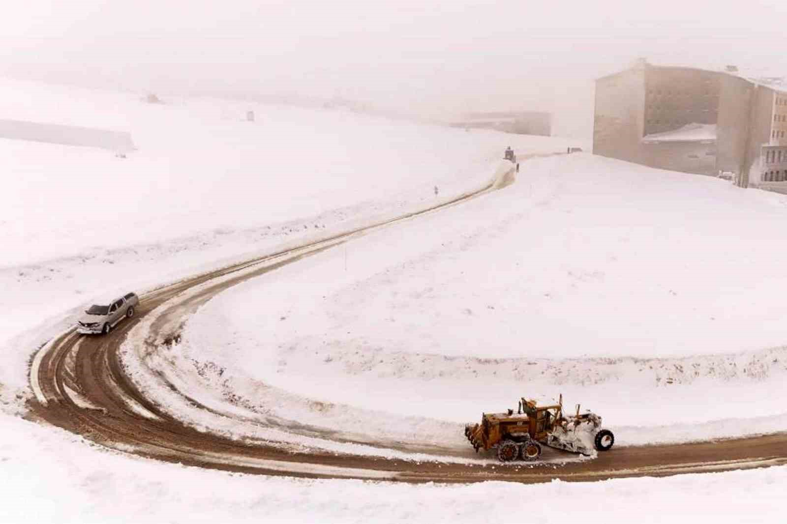 Samsun’da 500’e yakın mahalle yoluna müdahale edildi
