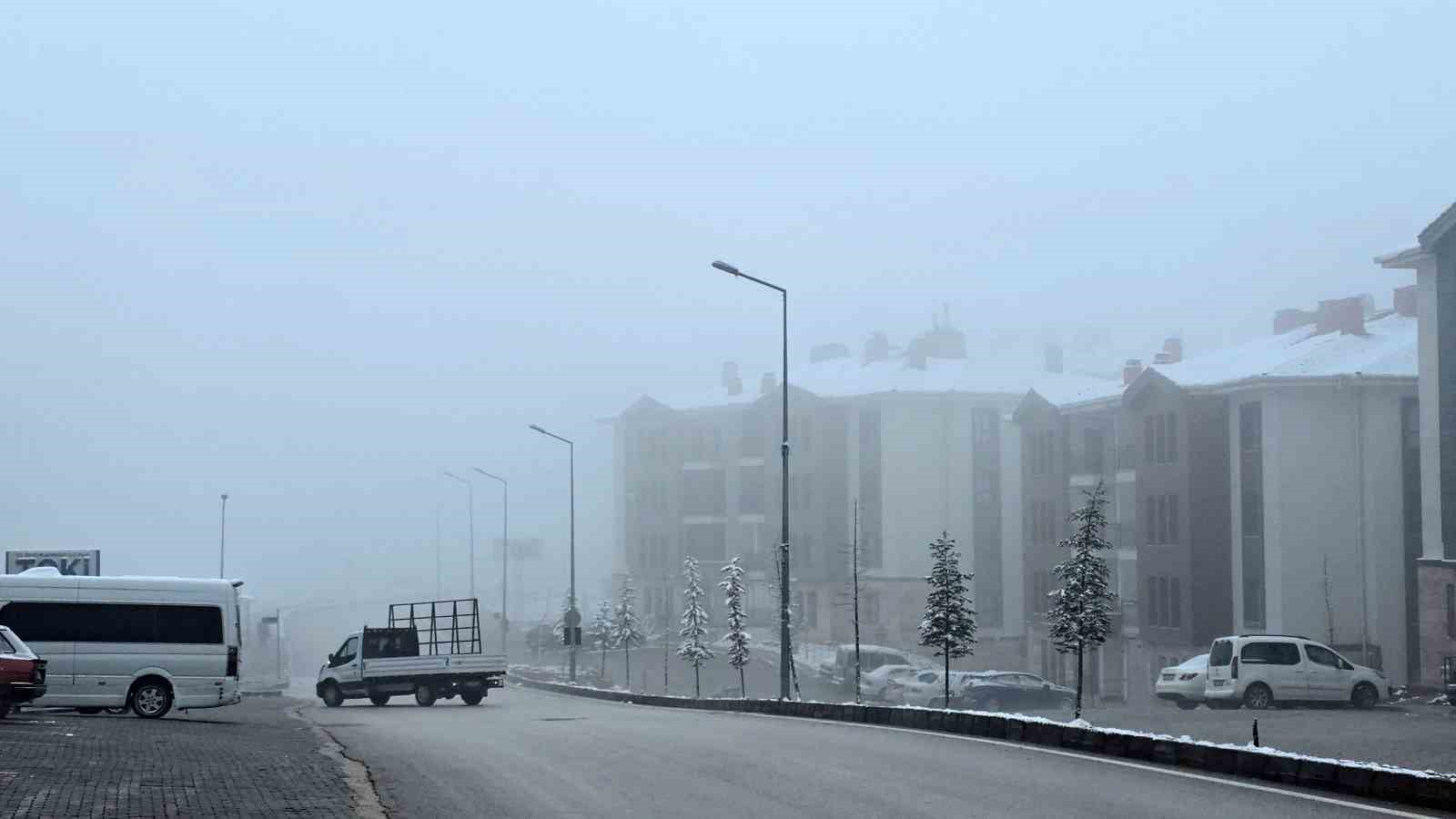 Elazığ’da kar yağışı sonrası sis etkili oldu
