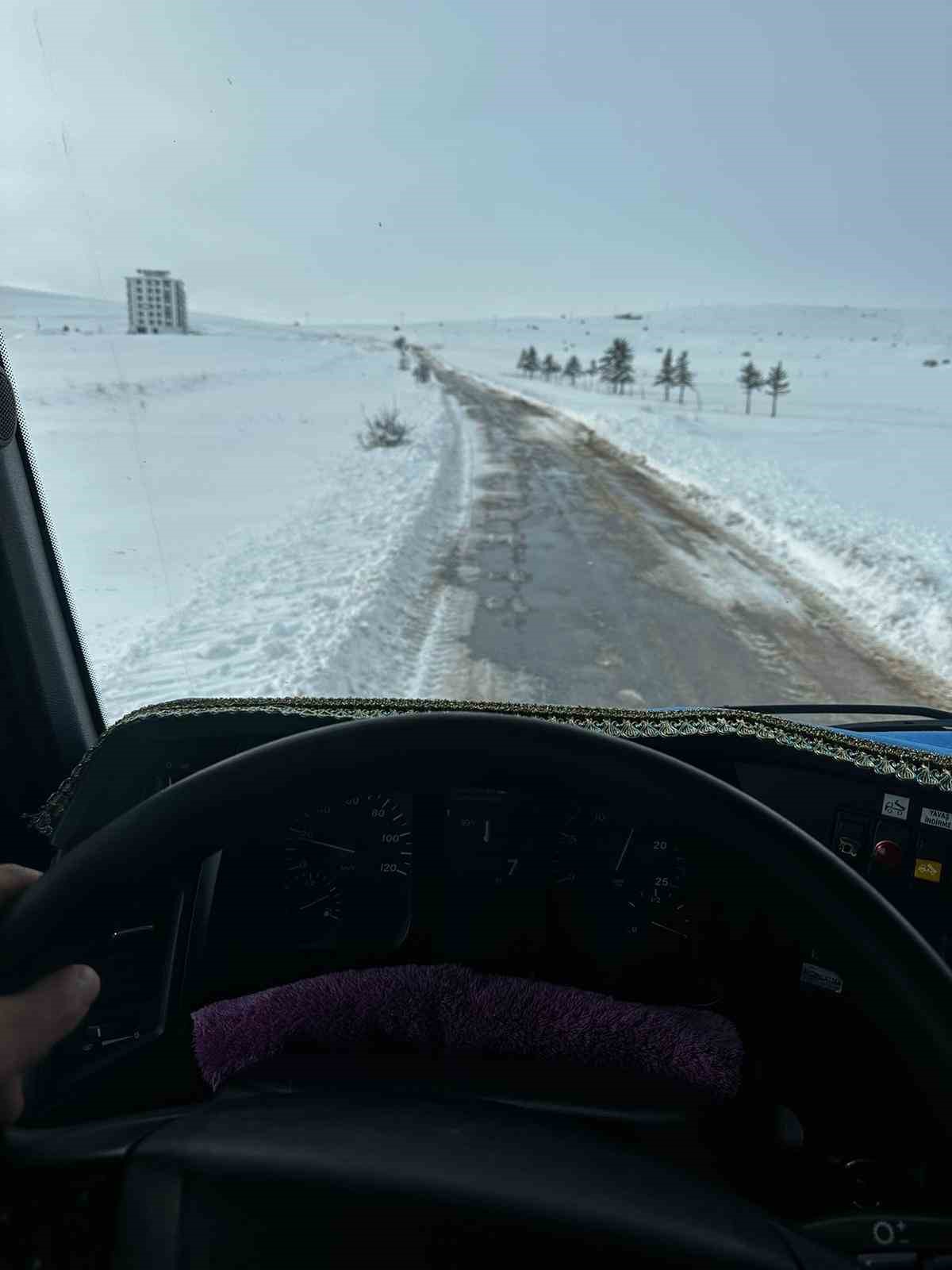 Bayburt’ta kapalı köy yolları açılıyor
