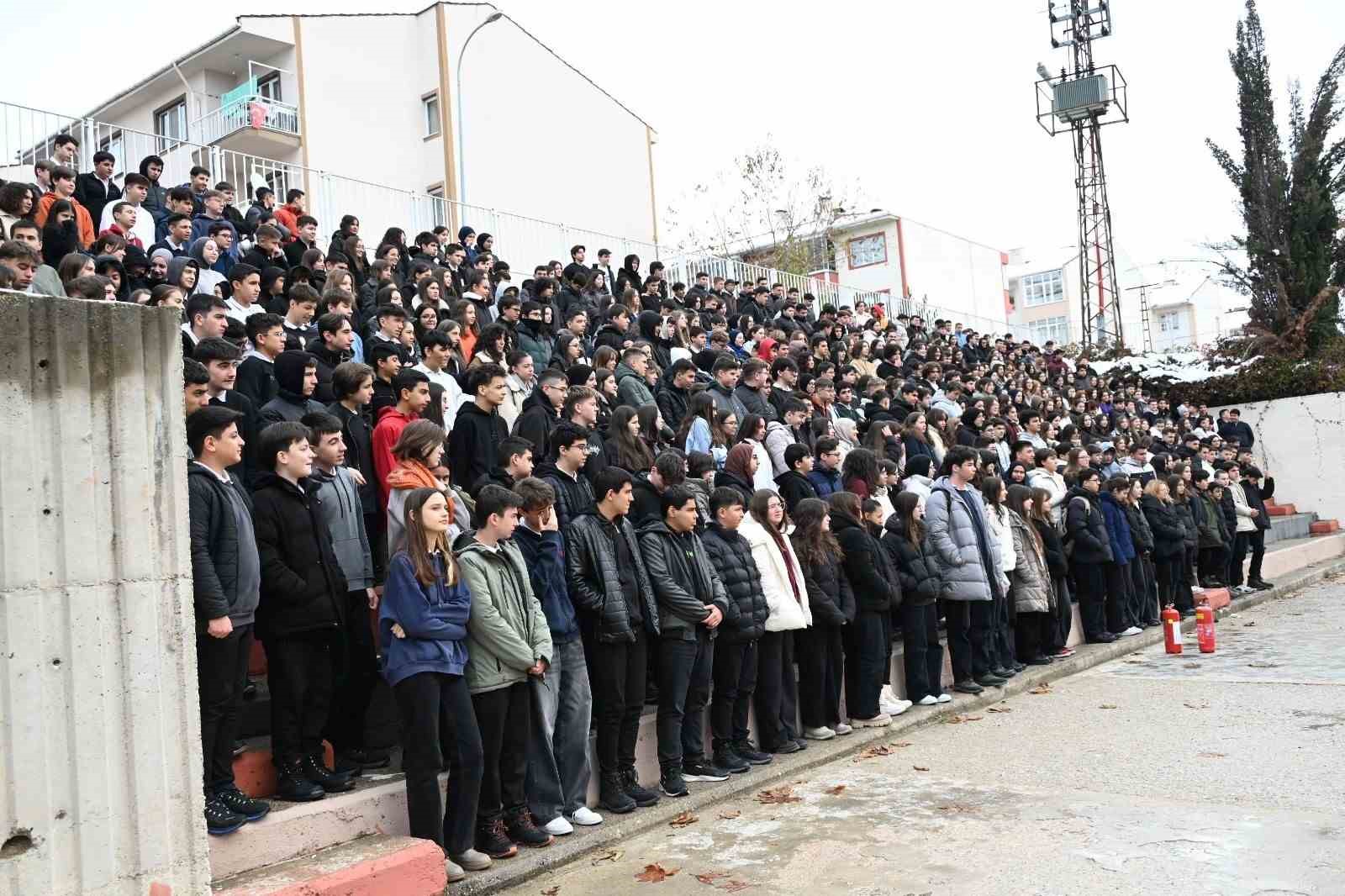 Bozüyük’te Kumral Abdal Anadolu Lisesi öğrencilerine yangın eğitimi
