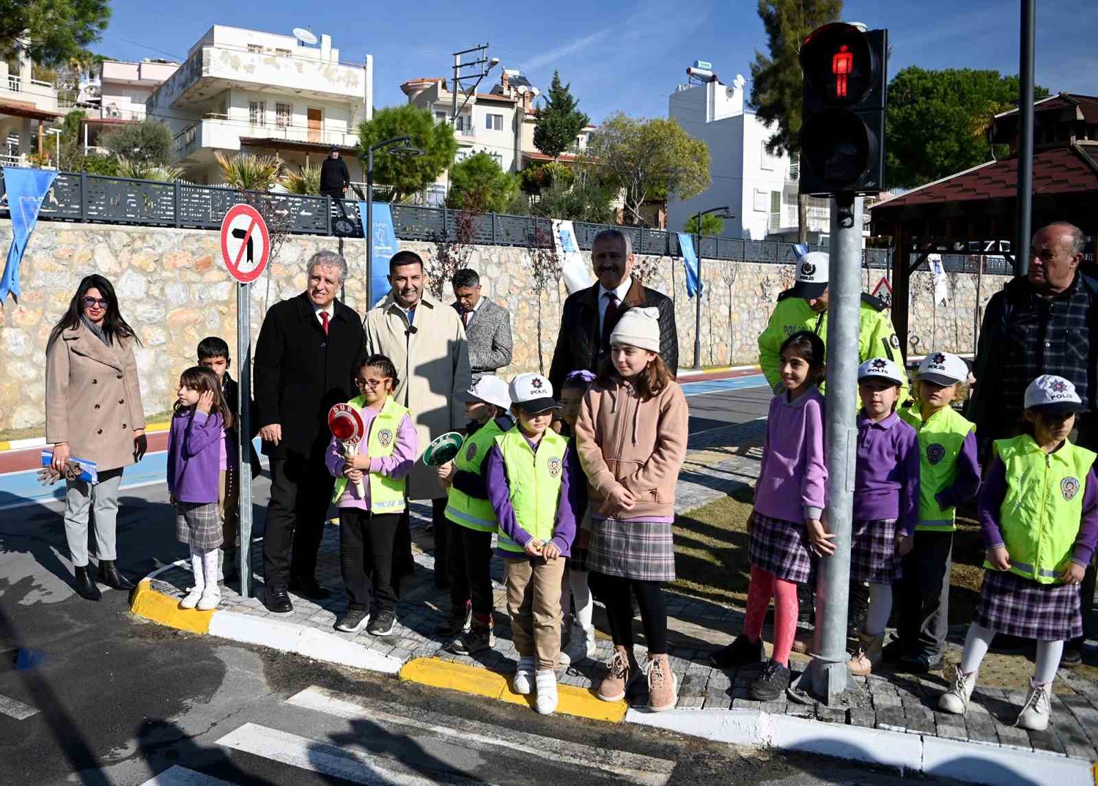 Kuşadası’nda trafik ve eğitim parkı ilk misafirlerini ağırladı
