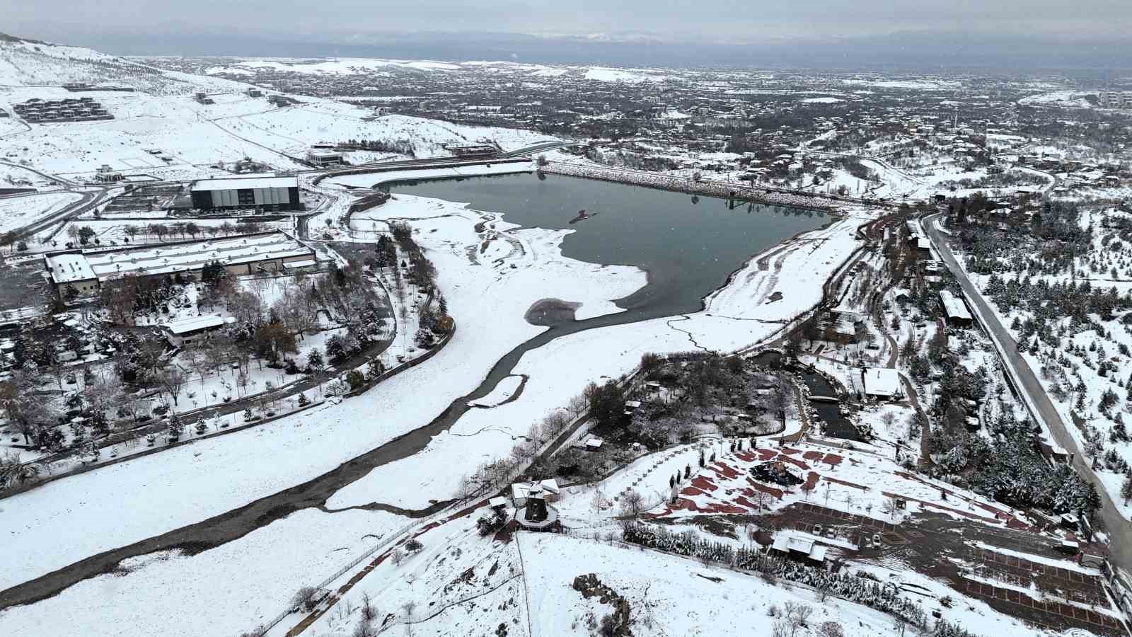 Malatya’da kar yağışı sonrası kış manzaraları
