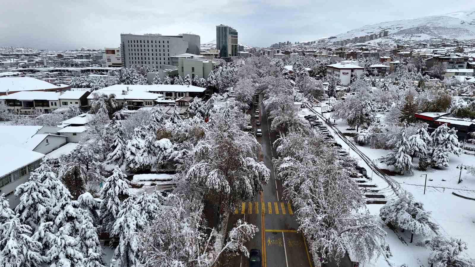 Malatya’da kar yağışı sonrası kış manzaraları
