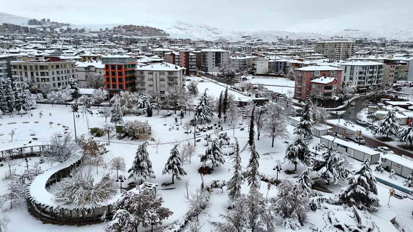 Malatya’da kar yağışı sonrası kış manzaraları
