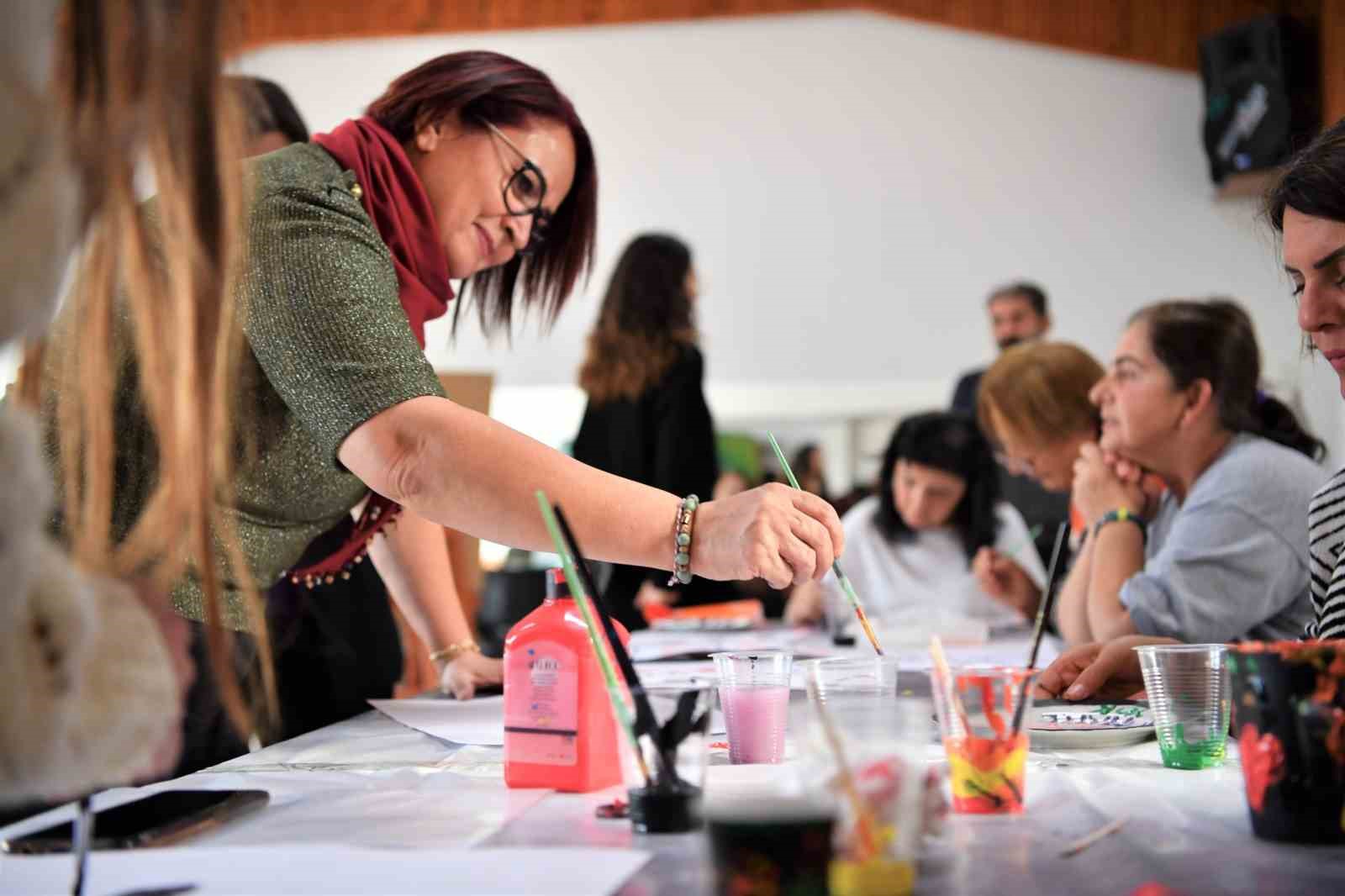 Konyaaltı’ndan kadına şiddetle mücadele için ’Tersine Dünya’ etkinliği
