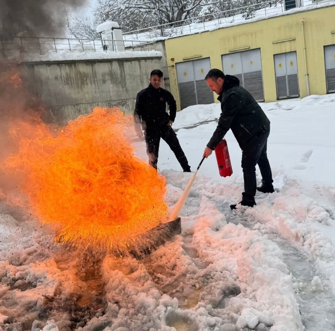 Yangın eğitimleri devam ediyor
